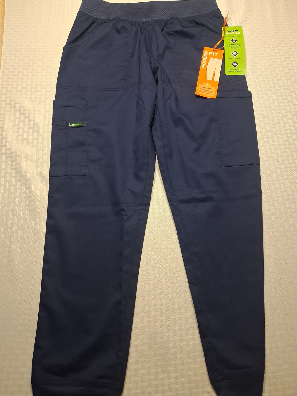 Landau Navy Women’s Cargo Scrub Pants Modern Fit Jogger. Size Small
